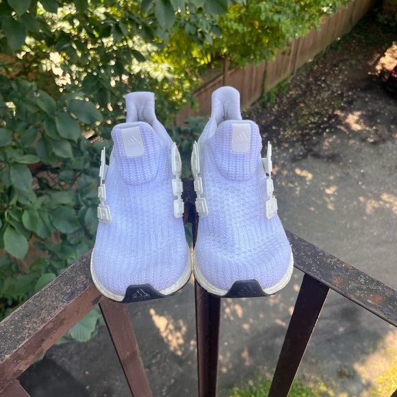 Triple White Adidas Ultraboost - Picture 1 of 4